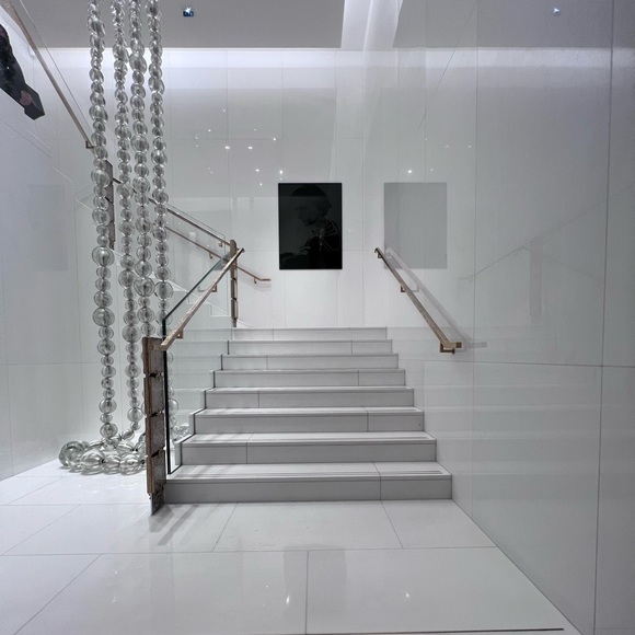 Chanel Classic Medium in Caviar Leather with gold chain - Picture 8 of 9